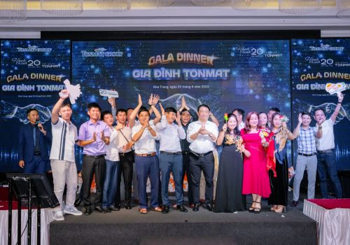 GIA ĐÌNH TONMAT 3 MIỀN HỘI NGỘ TẠI NHA TRANG - ĐÀ LẠT